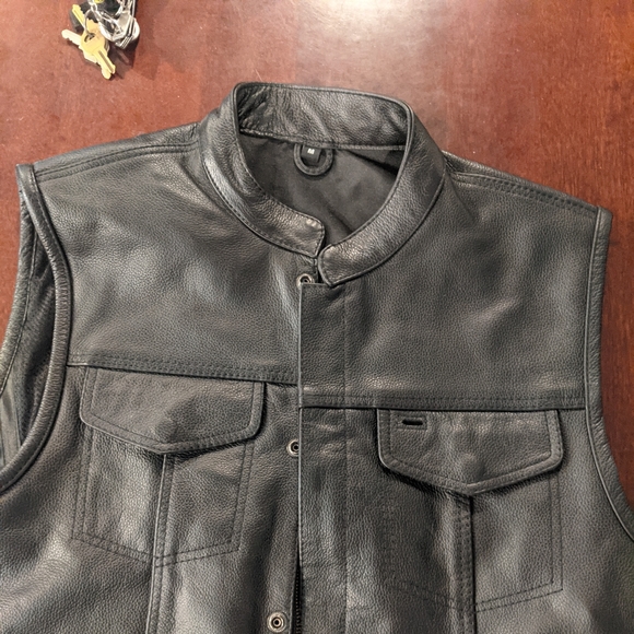 NWT STREET & STEEL CONCEALED CARRY LEATHER BIKER VEST - Picture 3 of 16